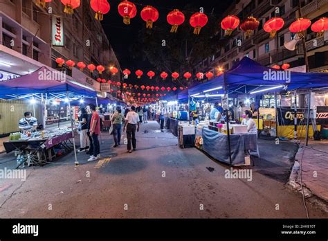 gaya street night market opening hours